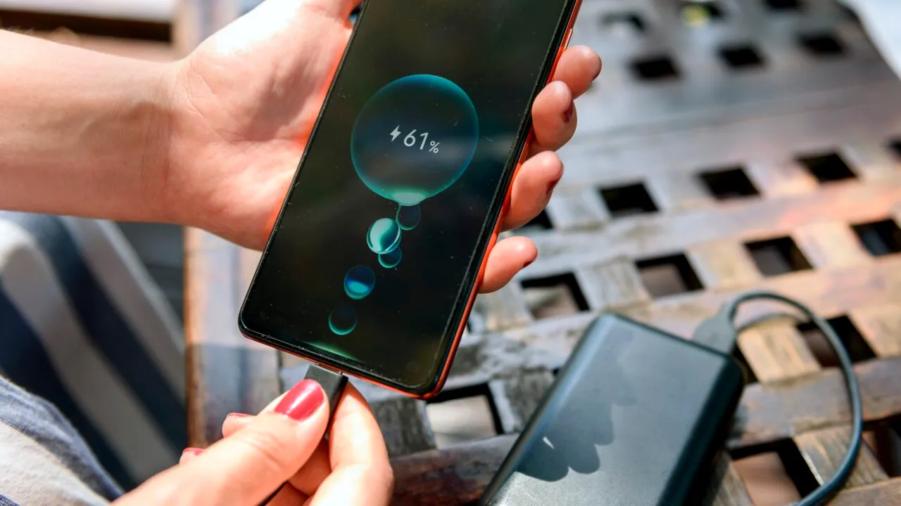 Greșelile care distrug bateria telefonului. Iată ce să NU faci pentru a prelungi viața smartphone-ului