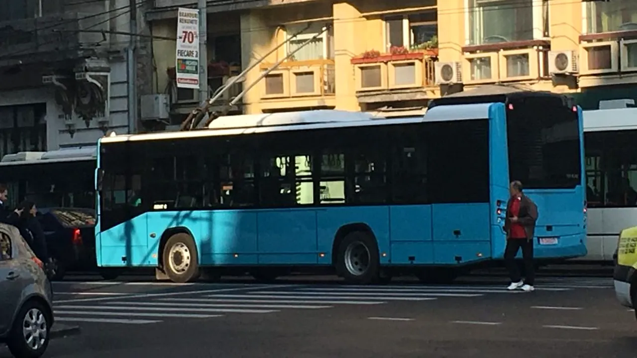 Șoferii din Capitală riscă o amendă uriașă dacă se deplasează pe banda autobuzelor STB