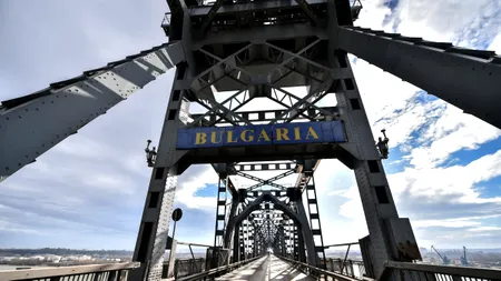 Trenul internațional „România”, blocat pe podul Giurgiu-Ruse din cauza unei defecțiuni tehnice la locomotivă
