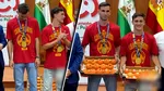 Doi jucători ai Spaniei au fost premiați cu greutatea lor în roșii după ce au adus acasă Cupa Mondială