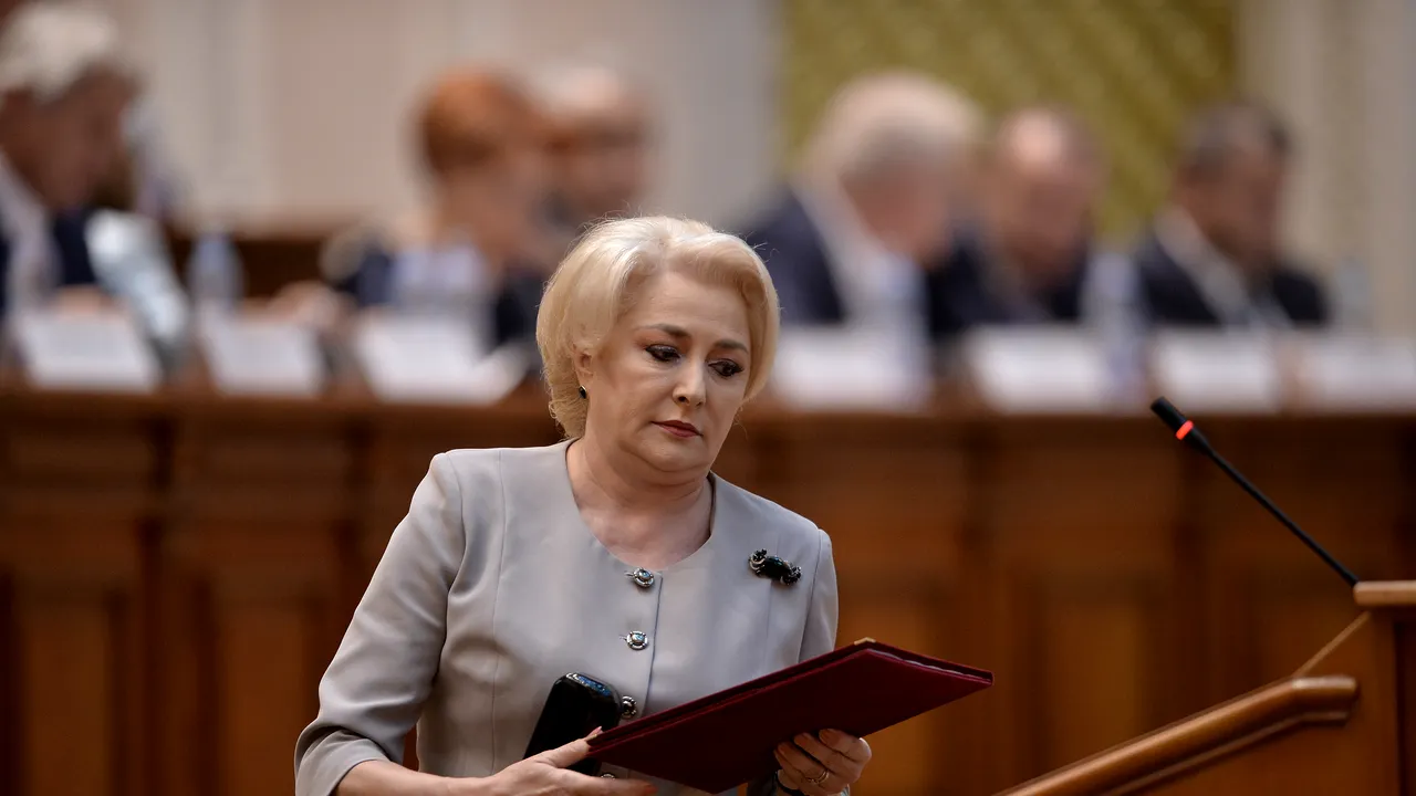 Viorica Dăncilă prezintă azi BILANȚUL celor 6 luni de guvernare. Liviu Dragnea e nemulțumit de GLUMIȚELE de vedetă TV ale lui Eugen Teodorovici