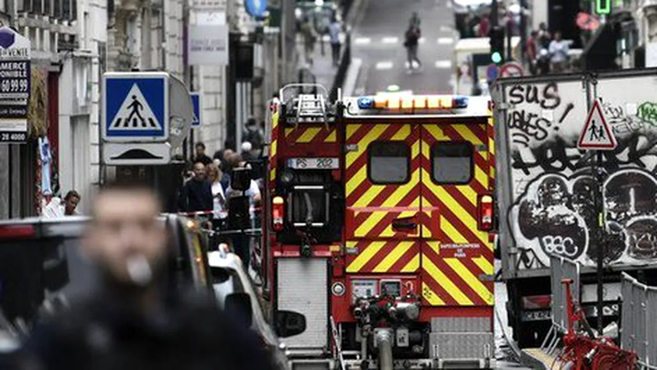 Luare de ostatici într-o clădire din Paris. Agresorul care avea o bombă a fost capturat. UPDATE
