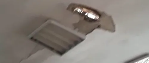 O parte din tavanul unei școli din Gorj s-a prăbușit, în timpul pauzei