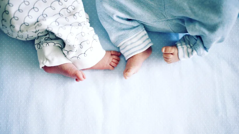 Doi bebeluși gemeni din Brașov au murit la două zile după ce au ieșit din spital