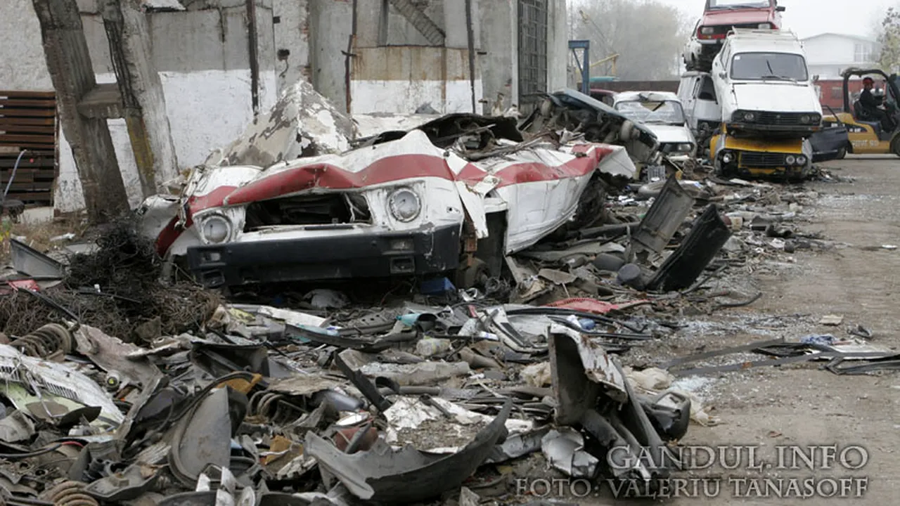 Percheziții la o grupare care făcea evaziune fiscală cu tranzacții de fier vechi