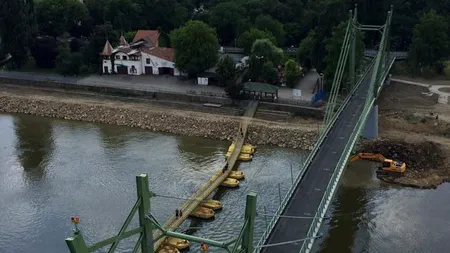 Un pod pietonal care a costat 2,3 milioane de euro, inaugurat în Arad cu artificii