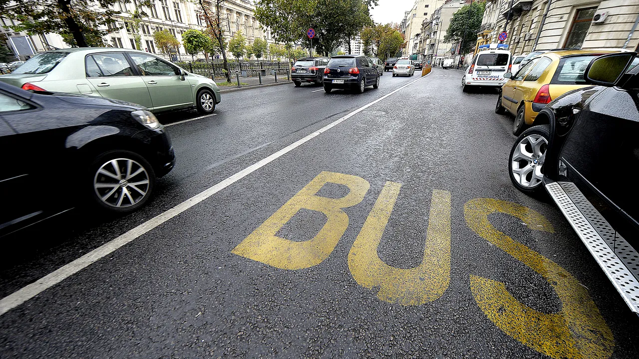 Peste 20 de km de benzi unice pentru transportul în comun din București. Anunțul făcut azi de primarul Firea