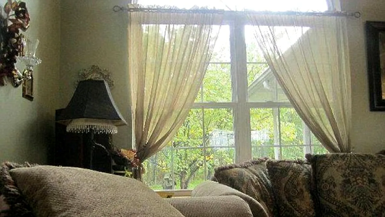 POȚI SĂ VEZI DETALIUL 