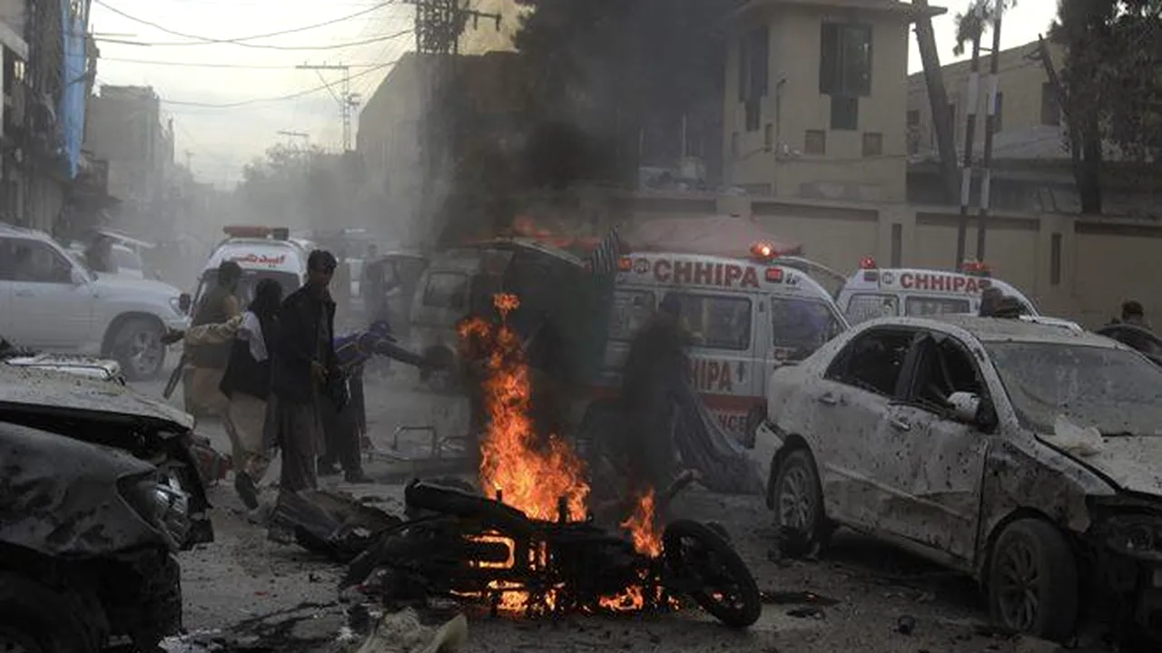 Atac sinucigaș la un miting religios. Cel puțin 8 morți și zeci de răniți
