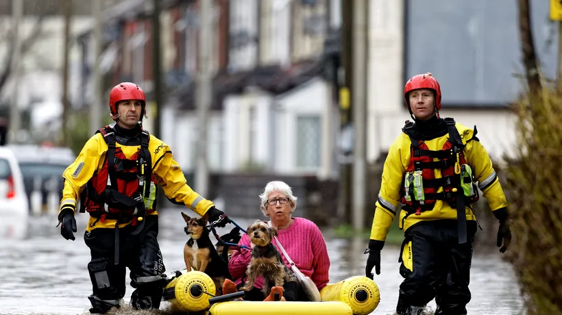 Britanicii și animalele lor de companie, evacuați după furtuna Dennis