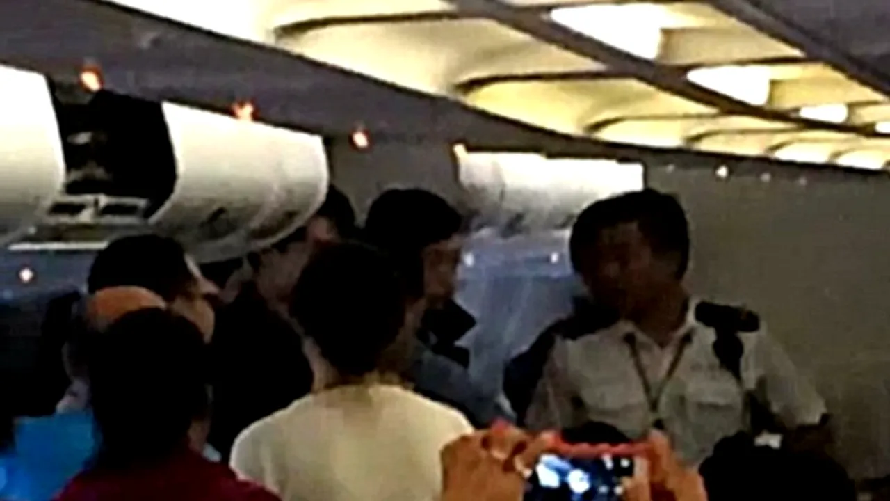 Avionul nu a decolat timp de trei ore din cauza ei. Poliția a fost nevoită să intervină