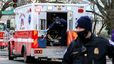 BREAKING NEWS. O mașină a intrat în doi polițiști la Capitoliu. Alertă de securitate în Washington DC / Suspectul și unul dintre ofițeri au murit din cauza rănilor