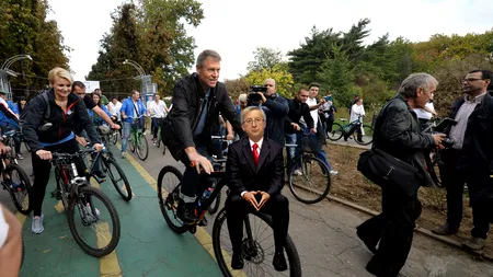 Corelația dintre manele, Jean-Claude și jurnalista cu sânii mari