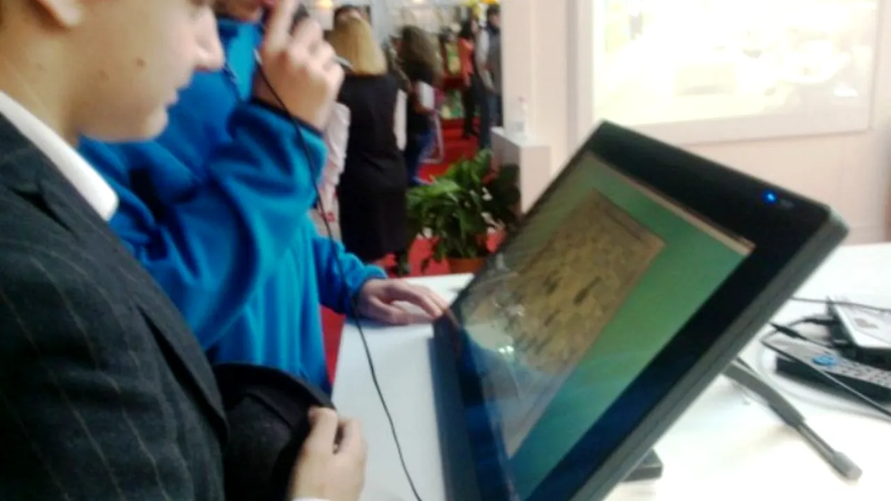 Elevii încep anul școlar fără manuale noi. Ce face Ministerul Educației