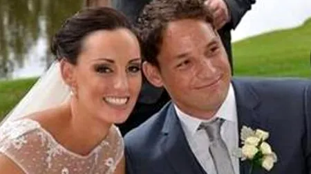 Un fotograf a postat pe site-ul sau această fotografie cu un mesaj care l-a înfuriat la culme pe mire. 