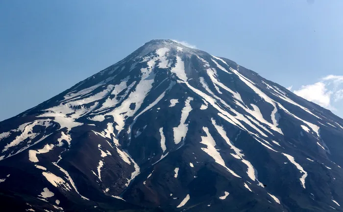 vulcanul Damavand, cu cel mai înalt vârf din zona Golfului Persic, 5609 de metri Foto: Profimedia