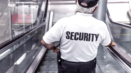 O femeie de 29 de ani a fost ucisă de un bărbat care s-a aruncat de pe o clădire