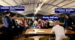 Întrunire de lux la USR, pe un vas-restaurant privat, pe Sena, în Paris. Costul de închiriere a unei astfel de ambarcațiuni sare de 6.000 de euro pe seară. Cine a participat