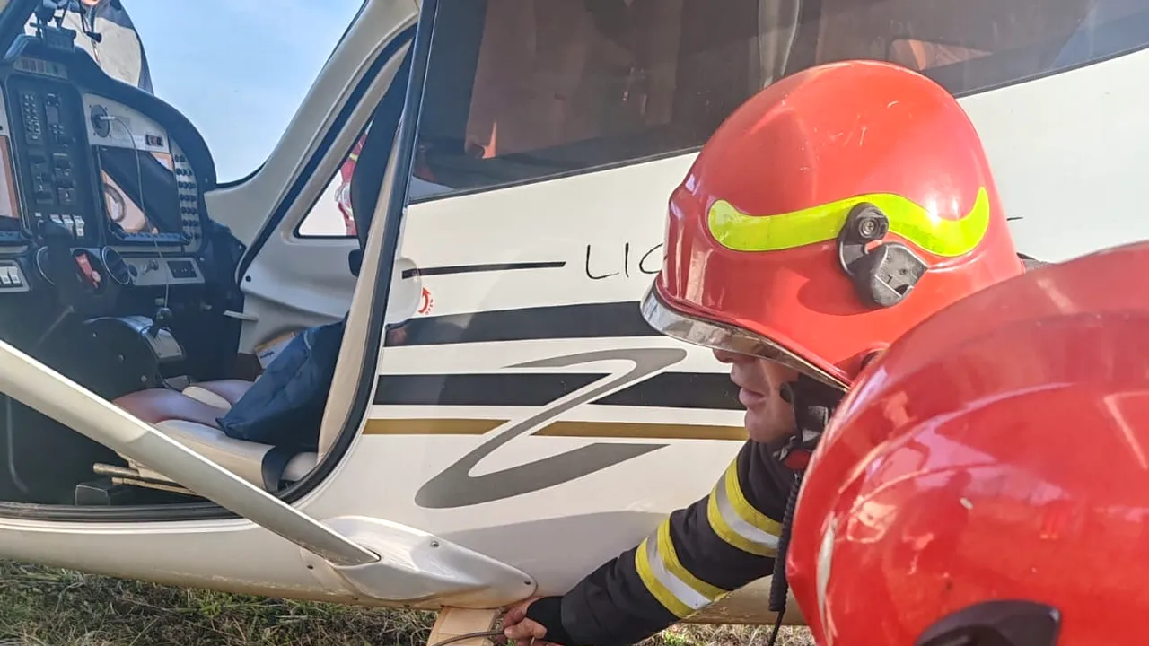Un avion cu defecțiuni la roata din spate a aterizat în siguranță în Neamț. Pilotul nu a avut nevoie de îngrijiri medicale