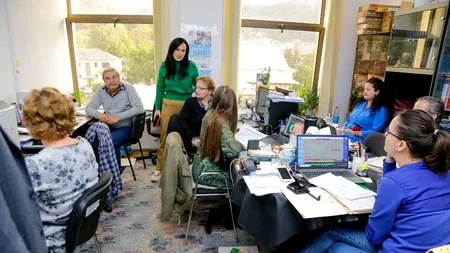 Ministrul Muncii, Simona Bucura-Oprescu, a efectuat mai multe vizite INOPINATE la instituțiile subordonate din Neamț. Ce le-a cerut angajaților