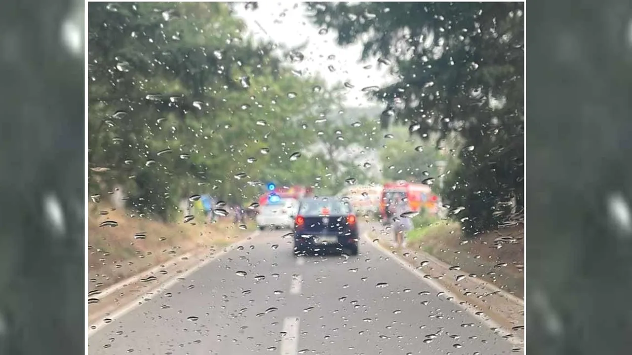 UPDATE. O mașină a intrat într-un grup de oameni în curtea Mănăstirii Cernica. O femeie a murit | EXCLUSIV