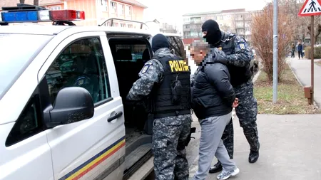 Percheziții la persoane care au traficat și exploatat sexual în Anglia 25 de tinere
