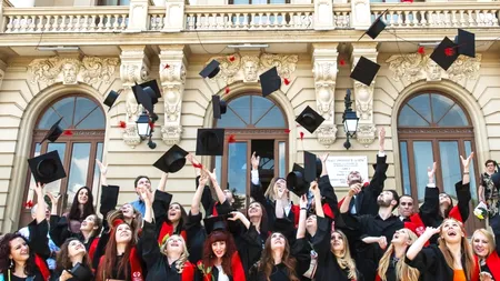 Universitatea „Alexandru Ioan Cuza” din Iași angajează 25 de studenți ca să răspundă elevilor la un număr de telefon înființat pentru admitere