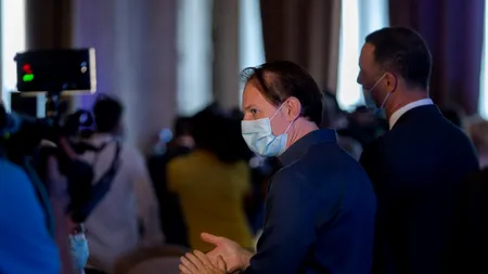 O maşină din coloana oficială a premierului Florin Cîţu, implicată într-un accident