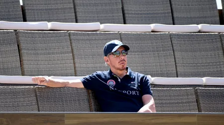 Miliardar celebru, tras pe dreapta de poliție pentru că a condus cu viteză pe propria insulă: „Încercam să ajung la cină”