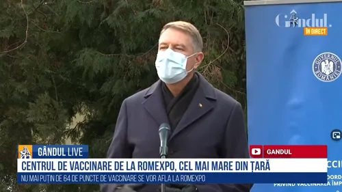 Klaus Iohannis, în vizită la centrul de vaccinare de la Romexpo: „Sperăm ca în vară să revenim la o viață normală”