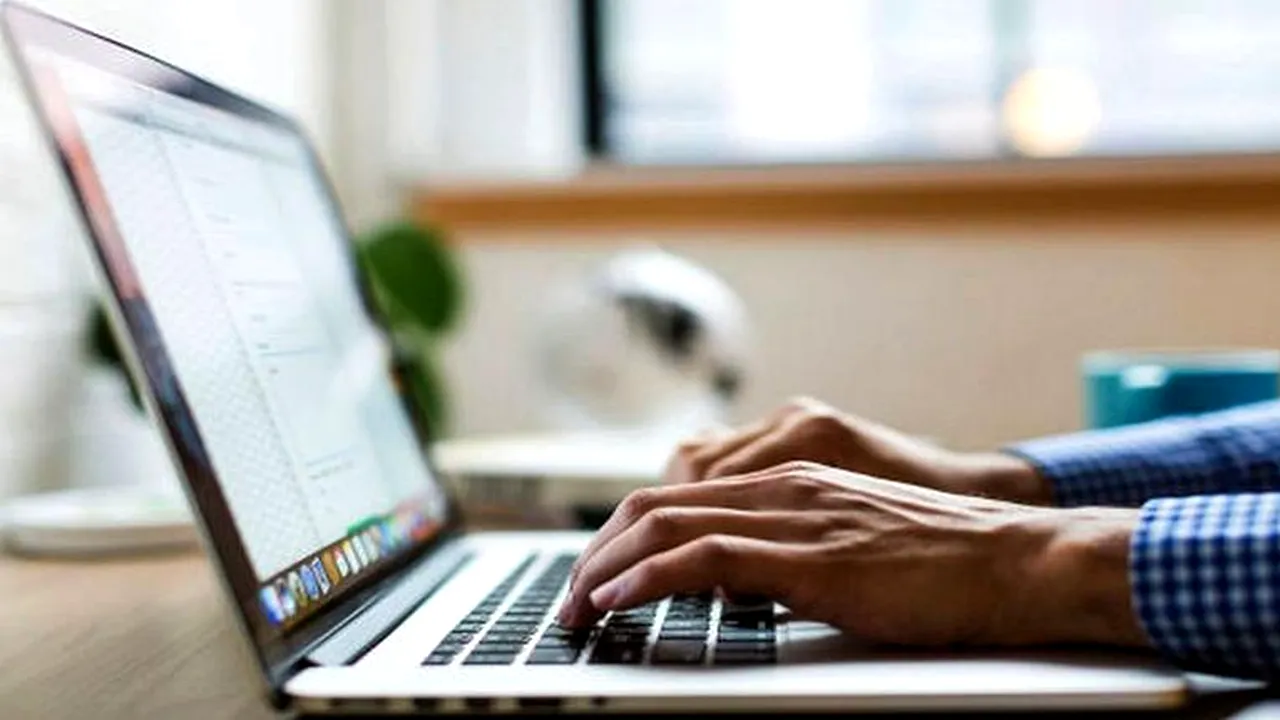 Inteligența Artificială, reglementată prin lege de Uniunea Europeană/„UE, primul continent care stabilește reguli clare pentru utilizarea IA”