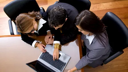 Când vor avea femeile aceleași salarii ca bărbații