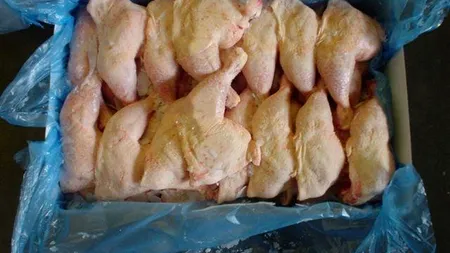 Suceava: 12,6 tone de carne de pui de la Călărași vândute în județ, 3,6 tone au fost sechestrate