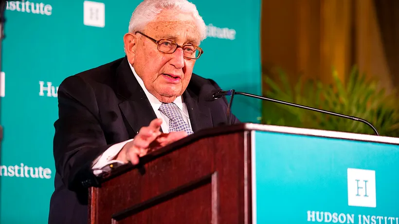 La aproape 100 de ani, veteranul diplomației mondiale Henry Kissinger cere aderarea Ucrainei la NATO