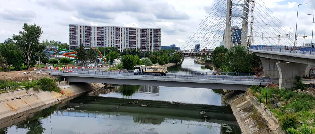 EXCLUSIV. Cum se testează rezistența unui pod nou construit în Capitală?! IMAGINI ÎN PREMIERĂ cu ÎNCERCAREA realizată la Ciurel, de specialiștii de la Facultatea de Construcții