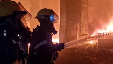 Incendiu puternic la o fabrică de polistiren din Dâmboviţa. A fost emis mesaj Ro-Alert