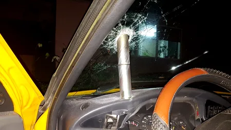 Parchetul militar vrea să afle ce este obiectul căzut din cer care a distrus parbrizul unei mașini din Craiova