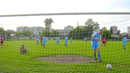 FOTO: Scene incredibile la un meci din ligile inferioare din România