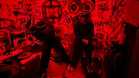 Afacere inedită în România: ”camera de furie”. Pentru ce sumă poți sparge tot ce îți stă în cale