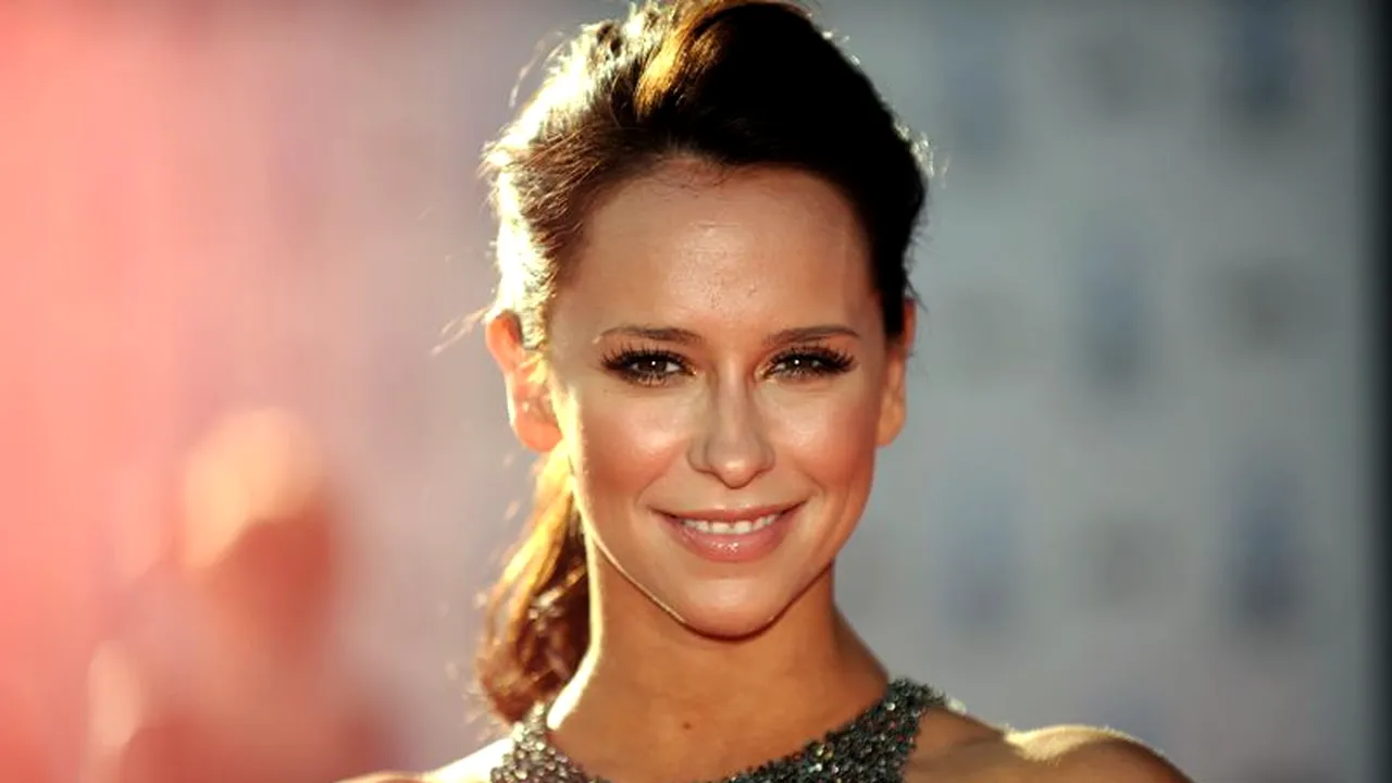 Jennifer Love Hewitt a născut o fetiță