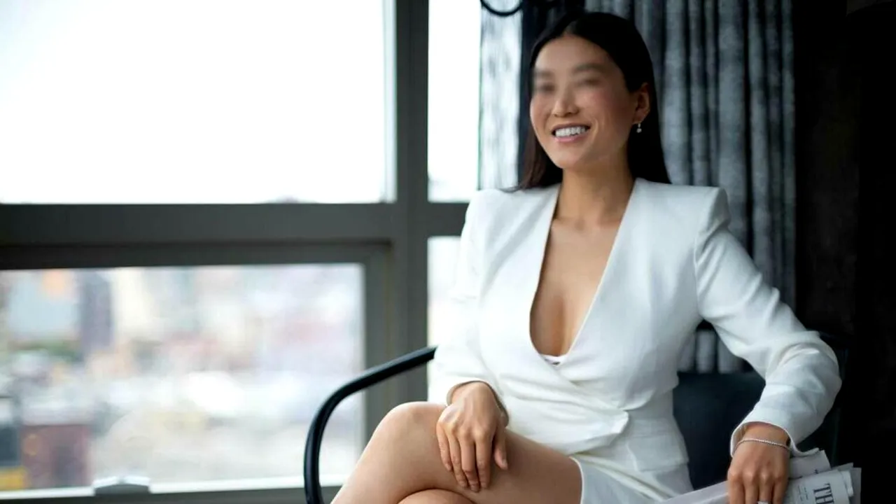 A renunțat la meseria de expert contabil și acum câștigă 7.000 de lei pe ORĂ! Ce ocupație are Mia Lee