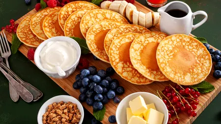 Rețetă de Clătite cu chefir. Răsfață-te cu acest desert simplu și delicios