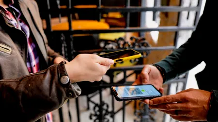 8 ȘTIRI DE LA ORA 8. Noile restricții anti-COVID au intrat în vigoare