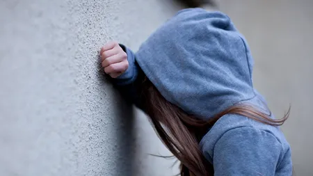 O ELEVĂ de 9 ani din Buzău își acuză profesorul de agresiune sexuală. Ce au descoperit părinții fetei când au mers la școală?