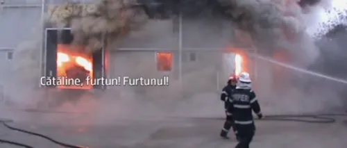 Scene dramatice la Pitești: o fabrică de mezeluri s-a făcut scrum, iar doi pompieri au fost aproape de moarte