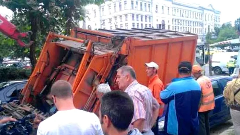 SCENE INCREDIBILE ÎN ROMÂNIA. A plonjat 4 metri, sub privirile trecătorilor