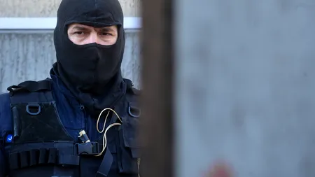 Procurorii au descins la locuința adjunctului Poliției Locale Iași, iar la percheziții i-au descoperit metoda ilegală de relaxare