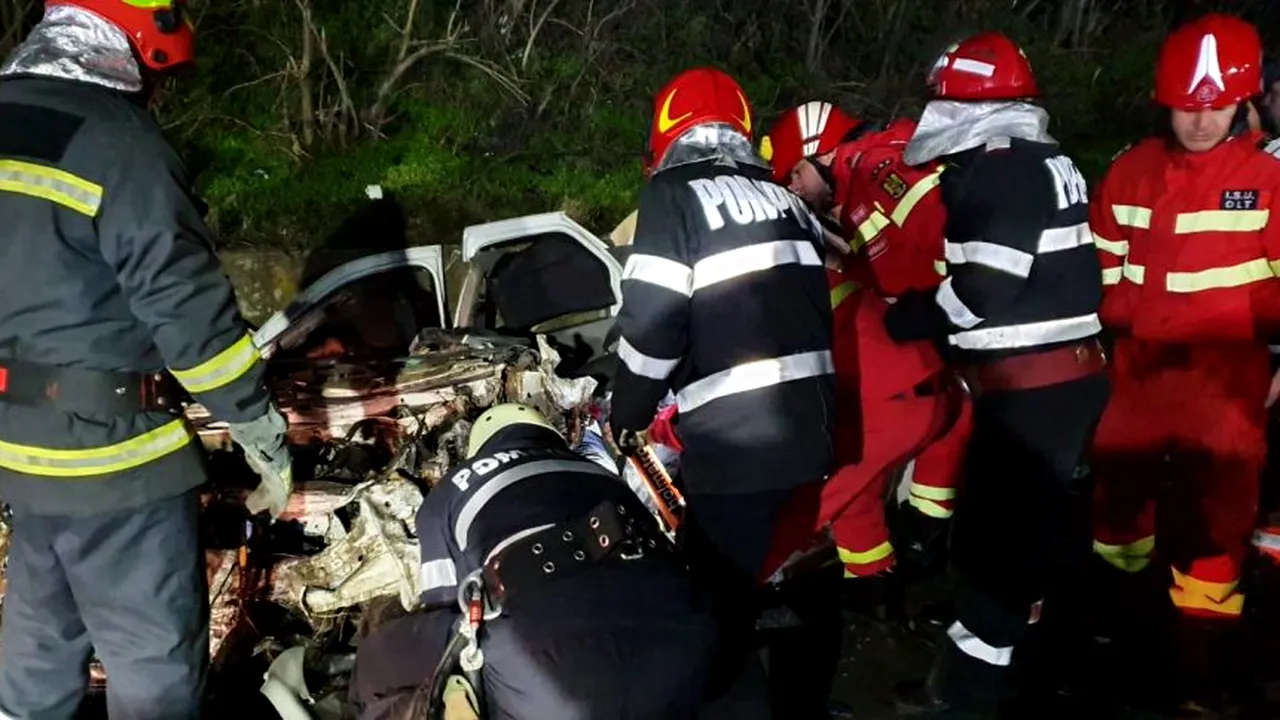 Tragedie în România, noaptea trecută. Patru tineri au murit după ce mașina lor a intrat sub un TIR. VIDEO