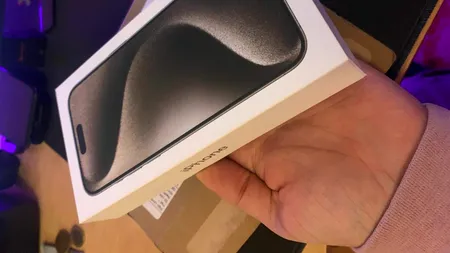 Surpriza neplăcută avută de un client care a comandat un iPhone 15 Pro Max direct de pe site-ul Apple