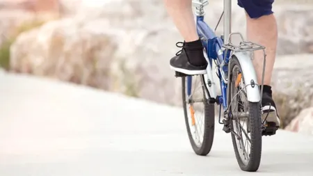 Îți lași bicicleta pe scara blocului? În ce situație riști o amendă de 5.000 de lei